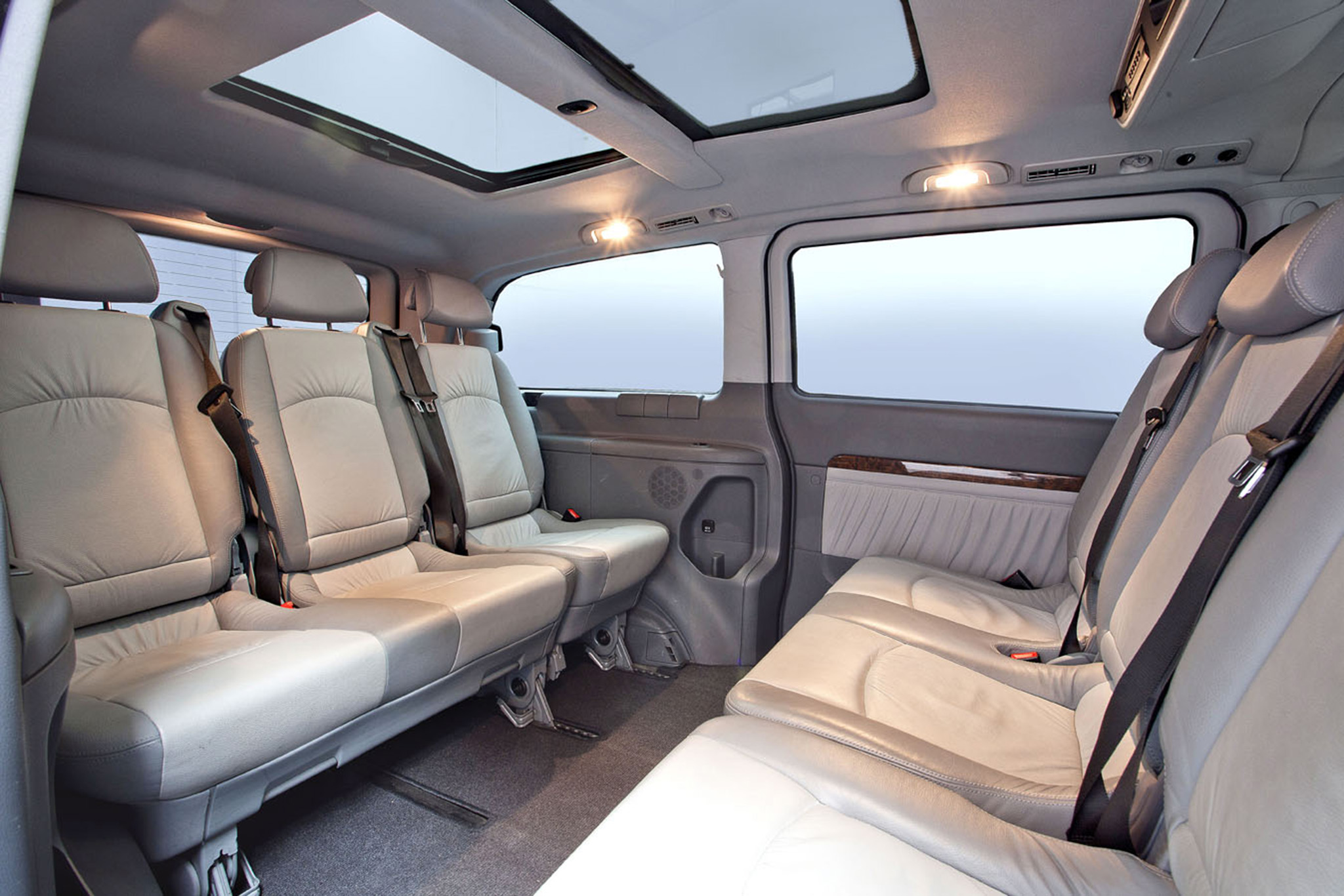 Volkswagen crafter 2008 салон. Крафтер 8 мест. Форд транзит комби ван 6 поколения. 9 мест к которым. Вертолет agustawestland aw109.